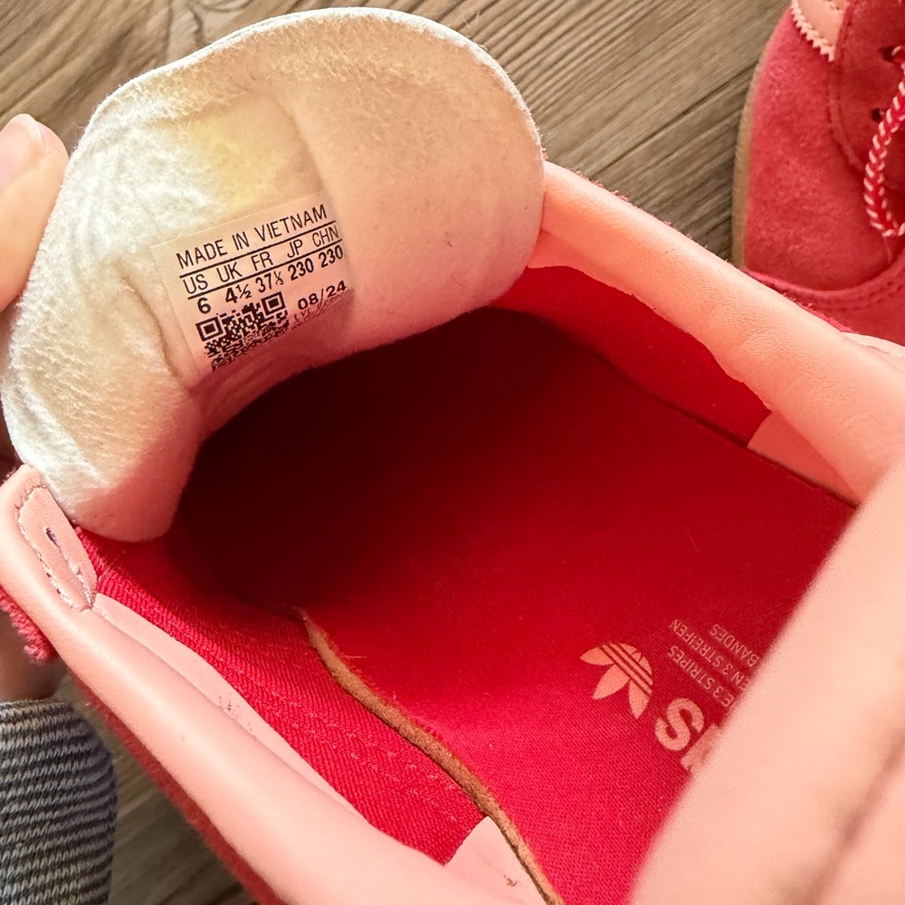 adidas Originals Gazelle sneakers in red and pink - Picture 11 of 11